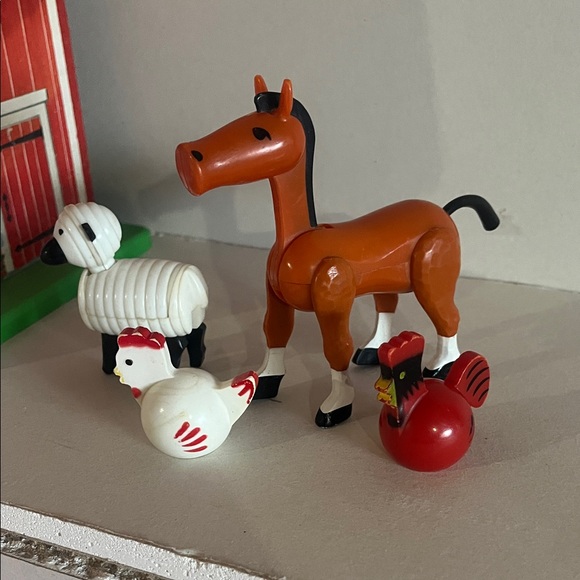 Vintage Fisher price barn and animals - Picture 7 of 7
